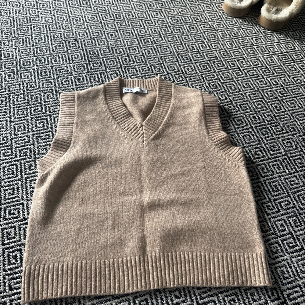 Zara Beige Ribbed Knit Sweater